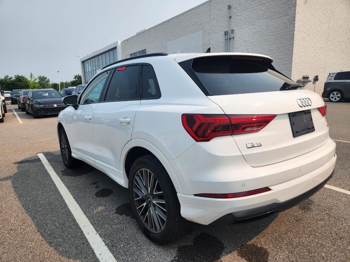 Audi Q3 2022 — photo 3