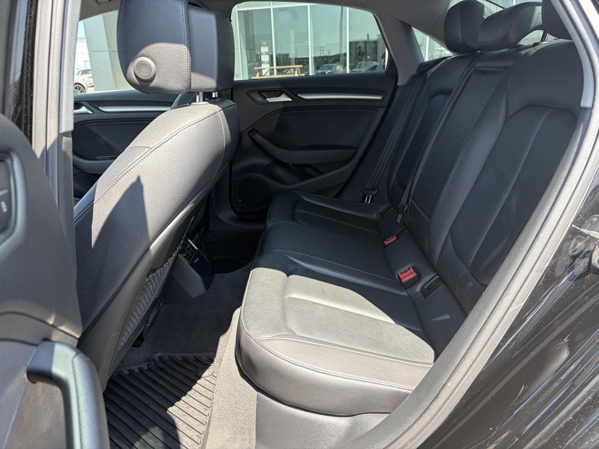 Audi A3 2019 — photo 18