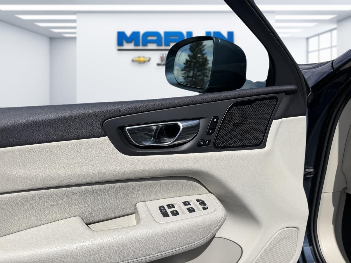 Volvo XC60 2022 — photo 10