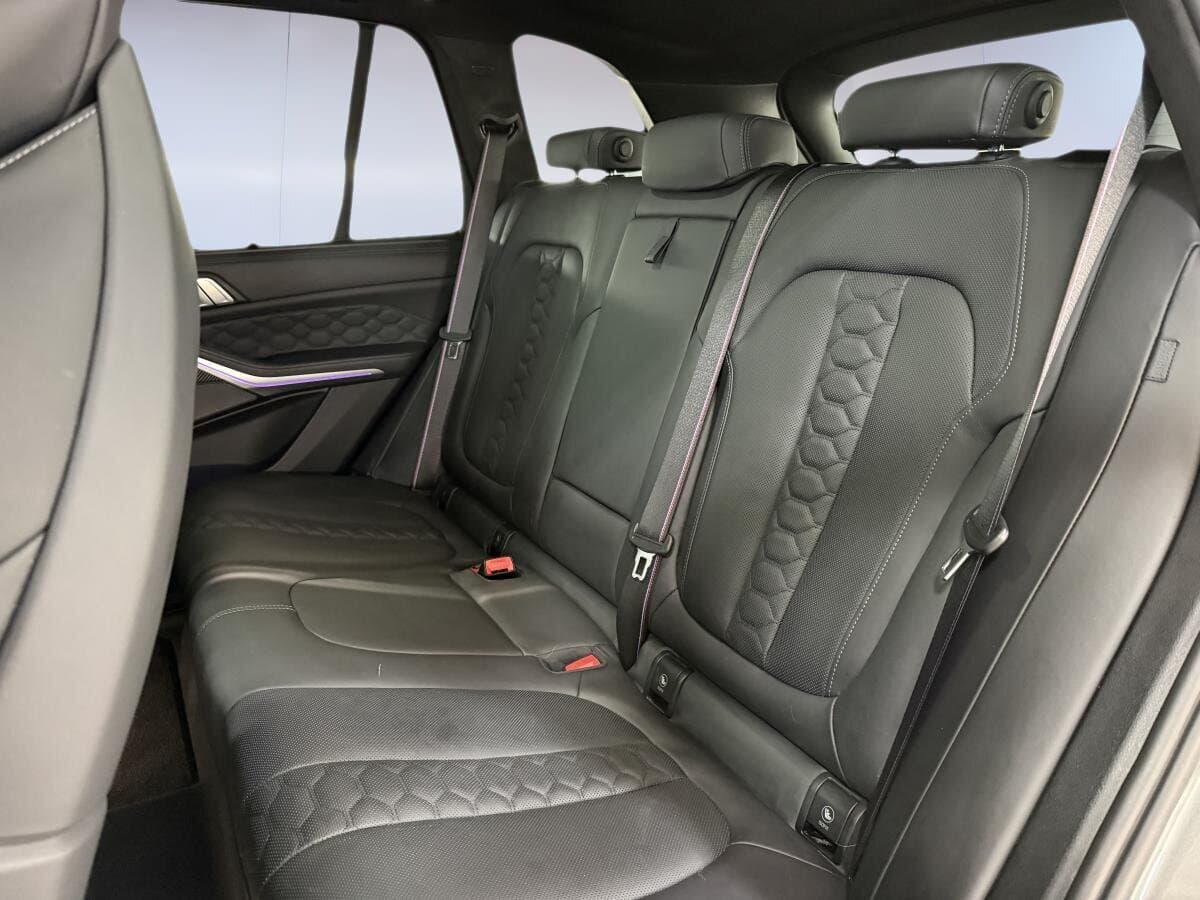 BMW X5 M 2023 — photo 10