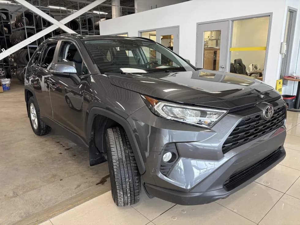 Toyota RAV4 2021 — photo 3