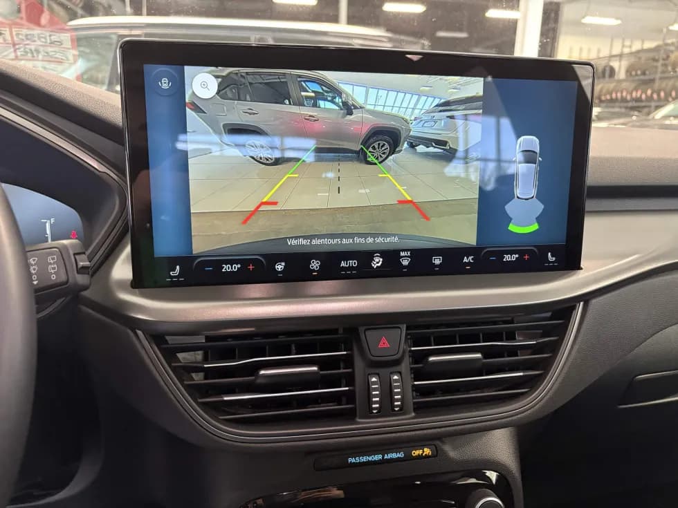 Ford Escape Plug-in Hybrid 2023 — photo 12