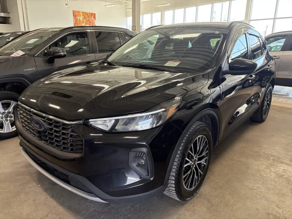 Ford Escape Plug-in Hybrid 2023 — photo 3