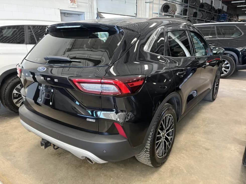 Ford Escape Plug-in Hybrid 2023 — photo 7