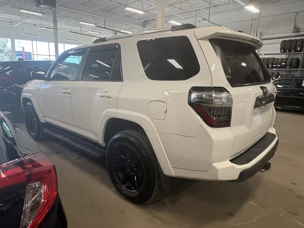 Toyota 4Runner 2016 — photo 3