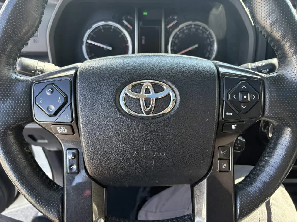 Toyota 4Runner 2023 — photo 12