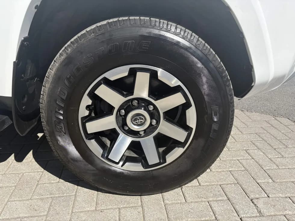 Toyota 4Runner 2023 — photo 8