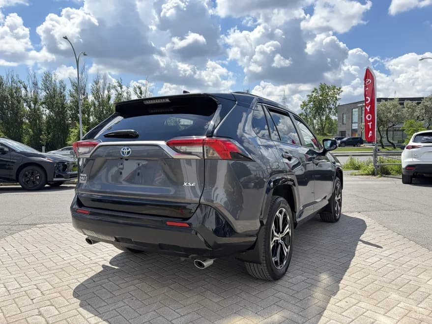 Toyota RAV4 Plug-In Hybrid 2023 — photo 4