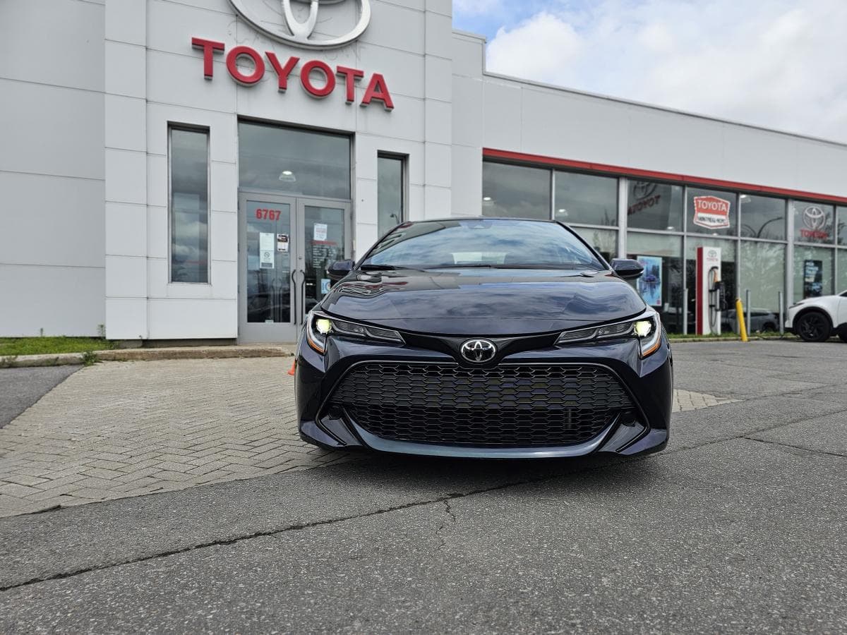 Toyota Corolla Hatchback 2022 — photo 2