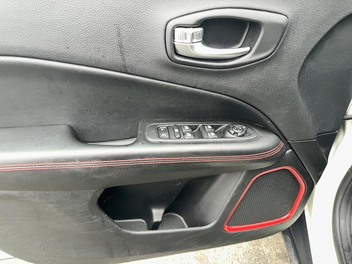 Jeep Compass 2019 — photo 13