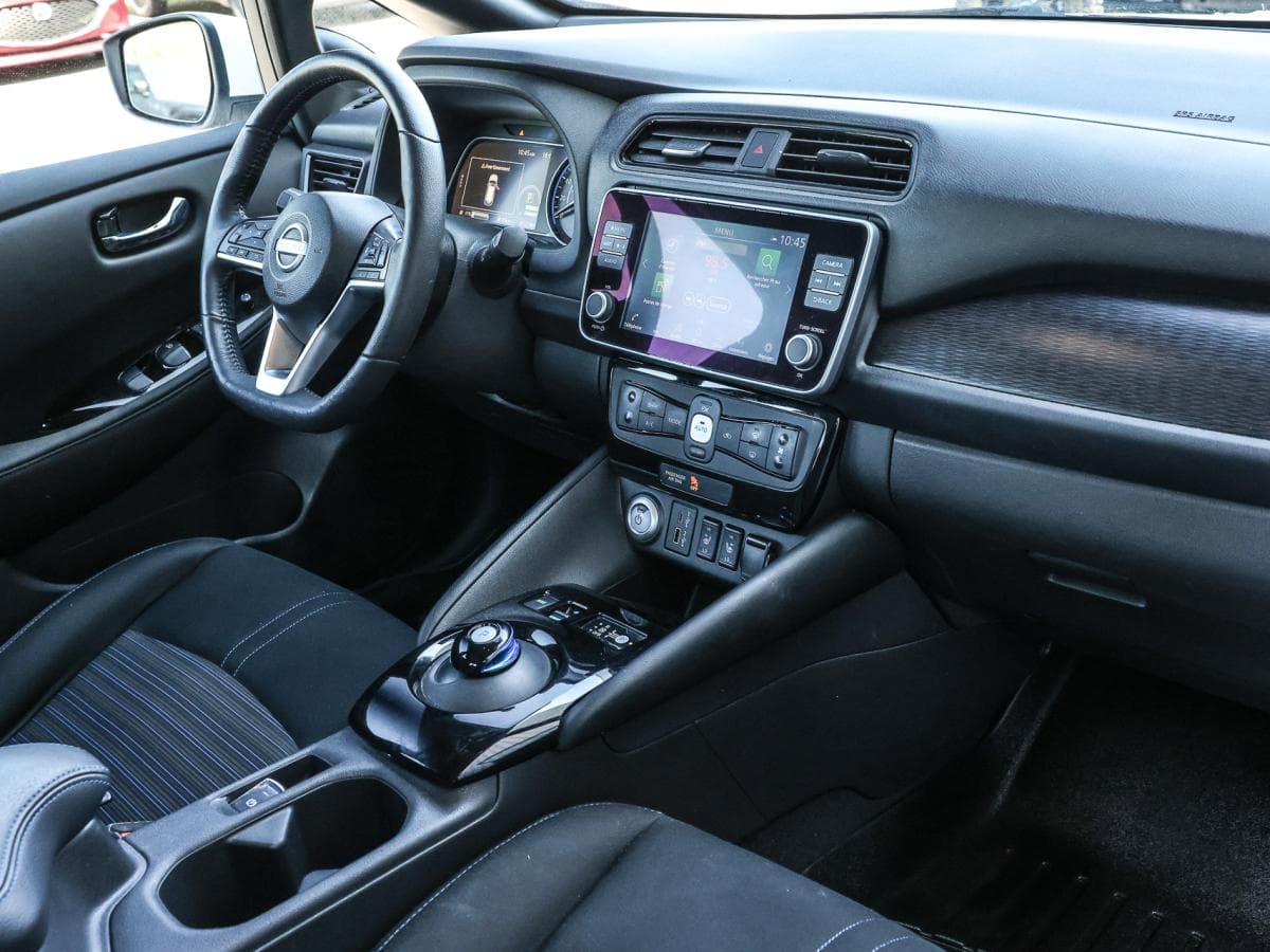 Nissan LEAF 2024 — photo 11