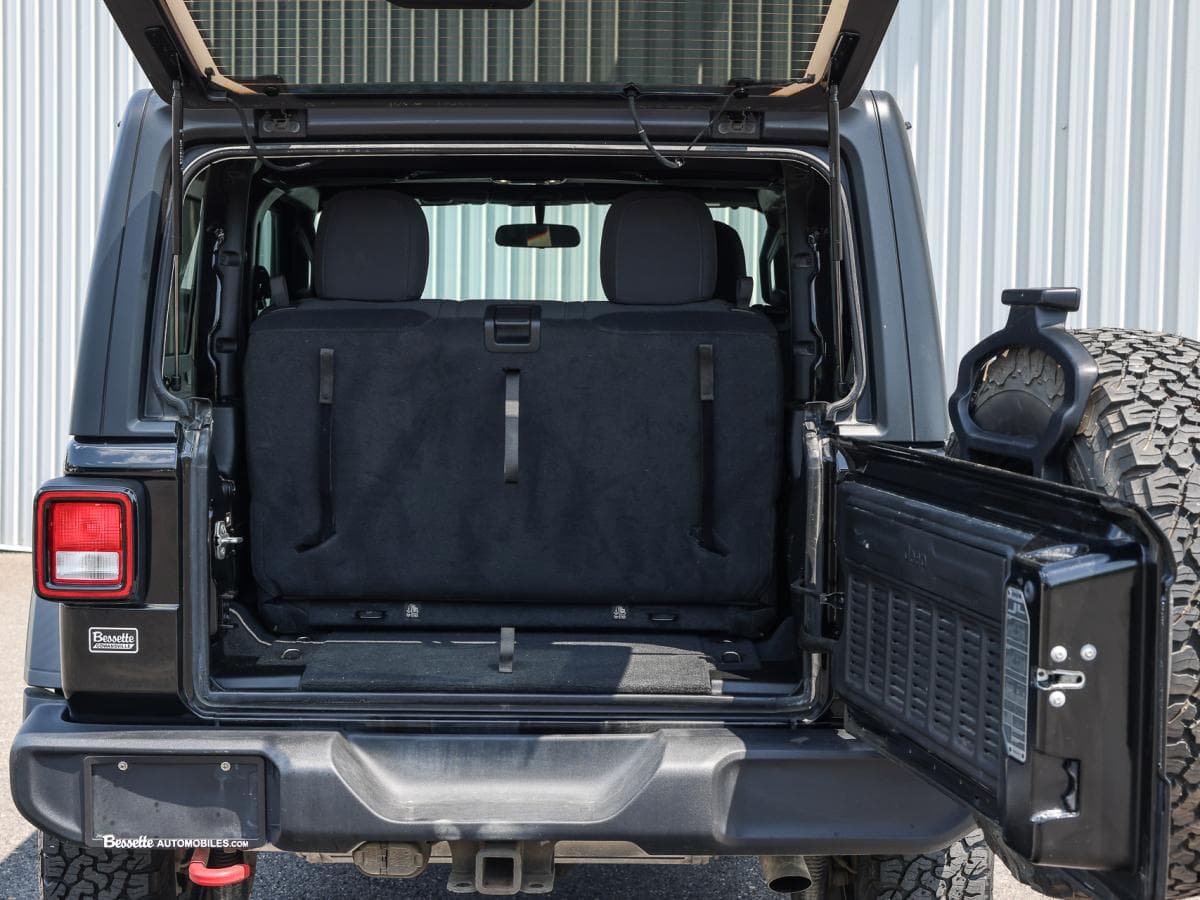 Jeep Wrangler 2023 — photo 8