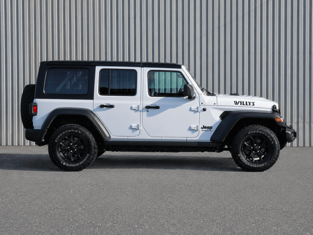 Jeep Wrangler 4 Door 2023 — photo 4