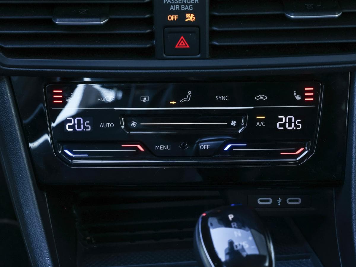 Volkswagen Jetta 2025 — photo 17