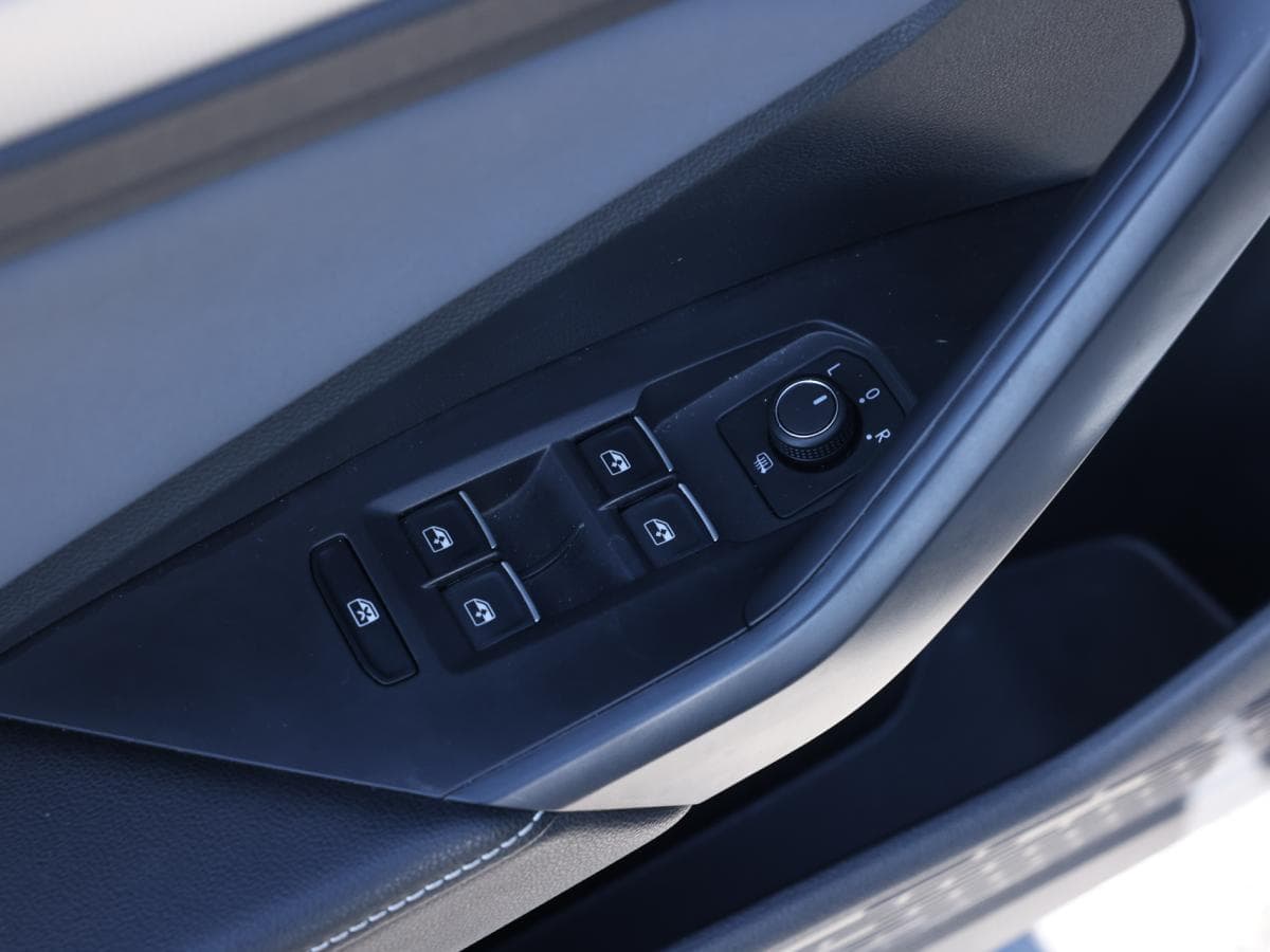 Volkswagen Jetta 2025 — photo 19
