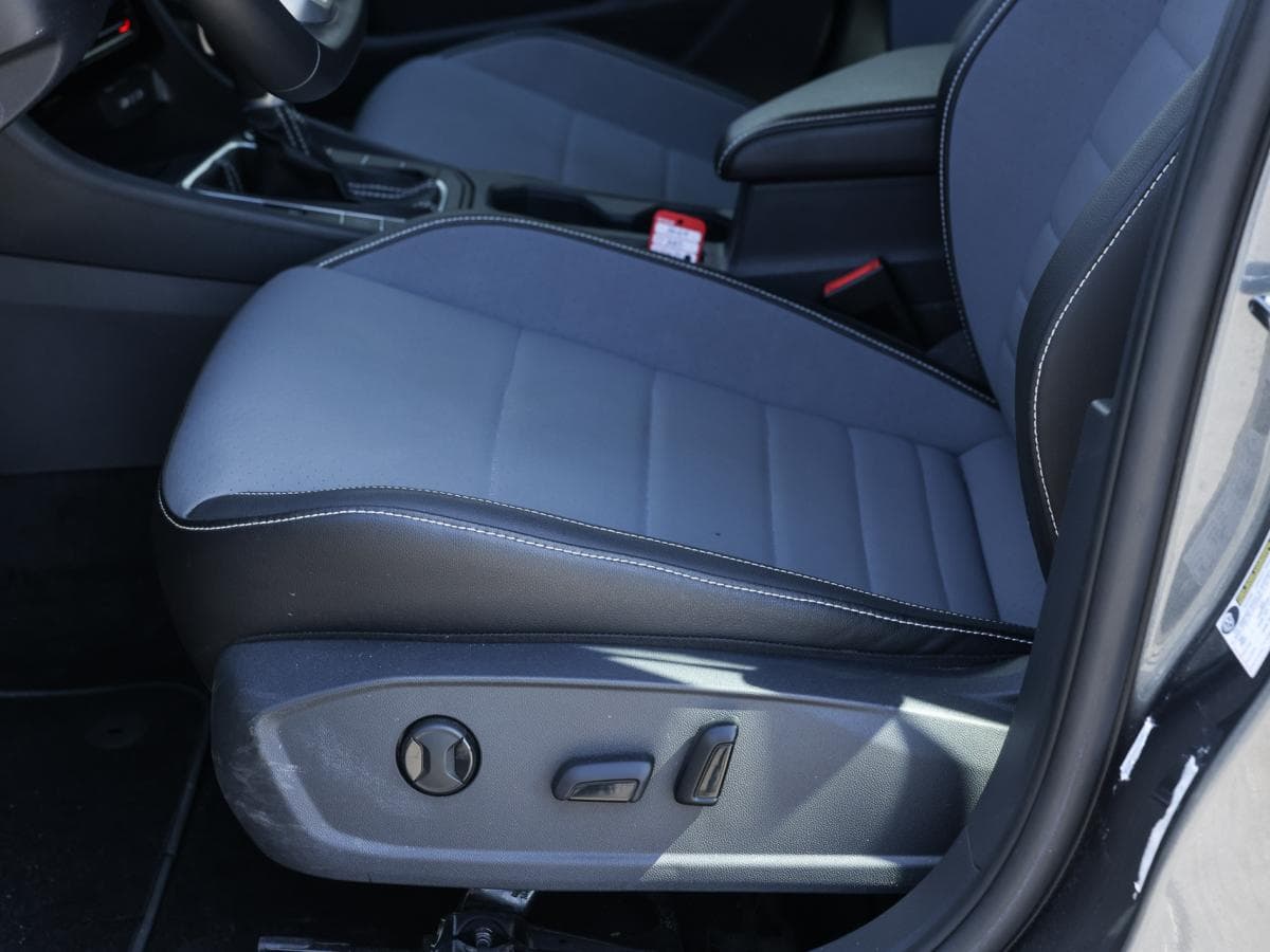 Volkswagen Jetta 2025 — photo 20