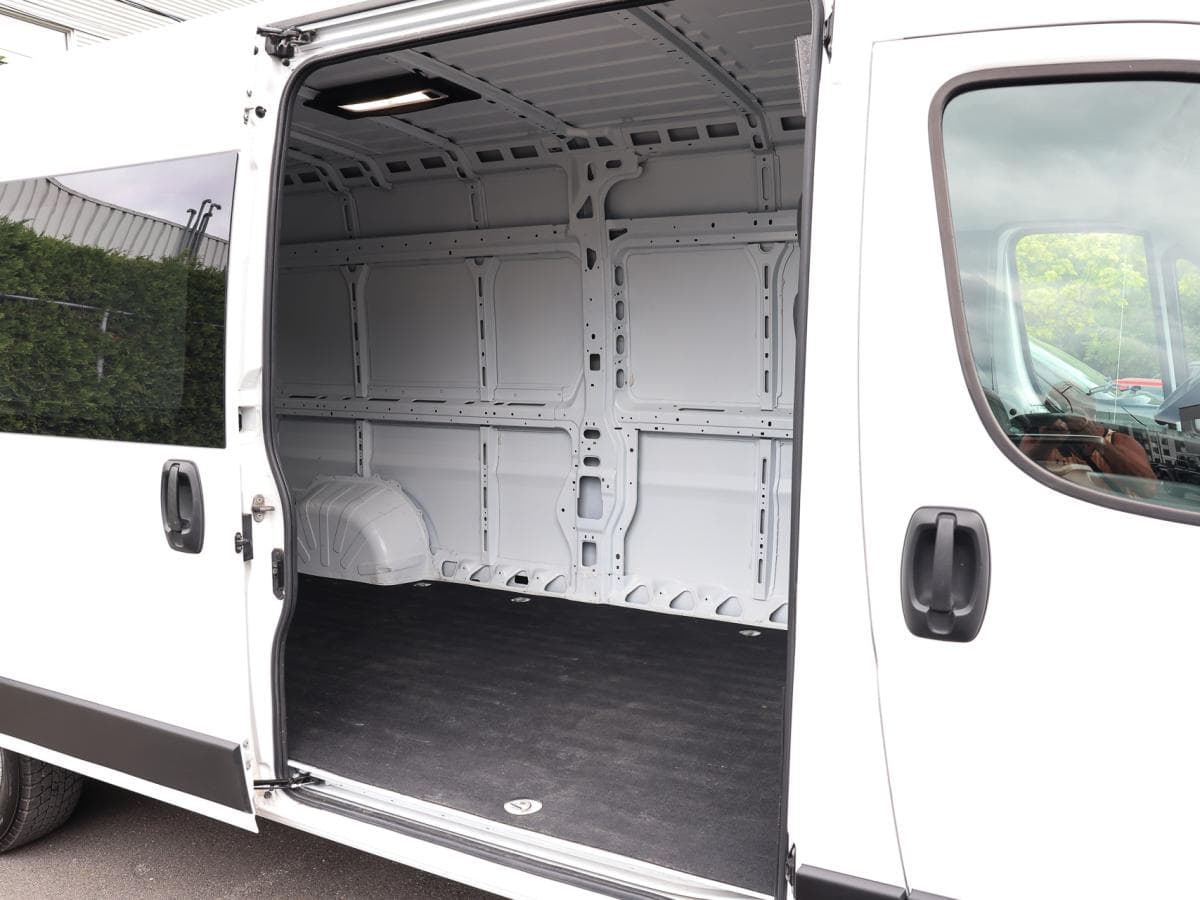 RAM ProMaster Cargo Van 2025 — photo 4