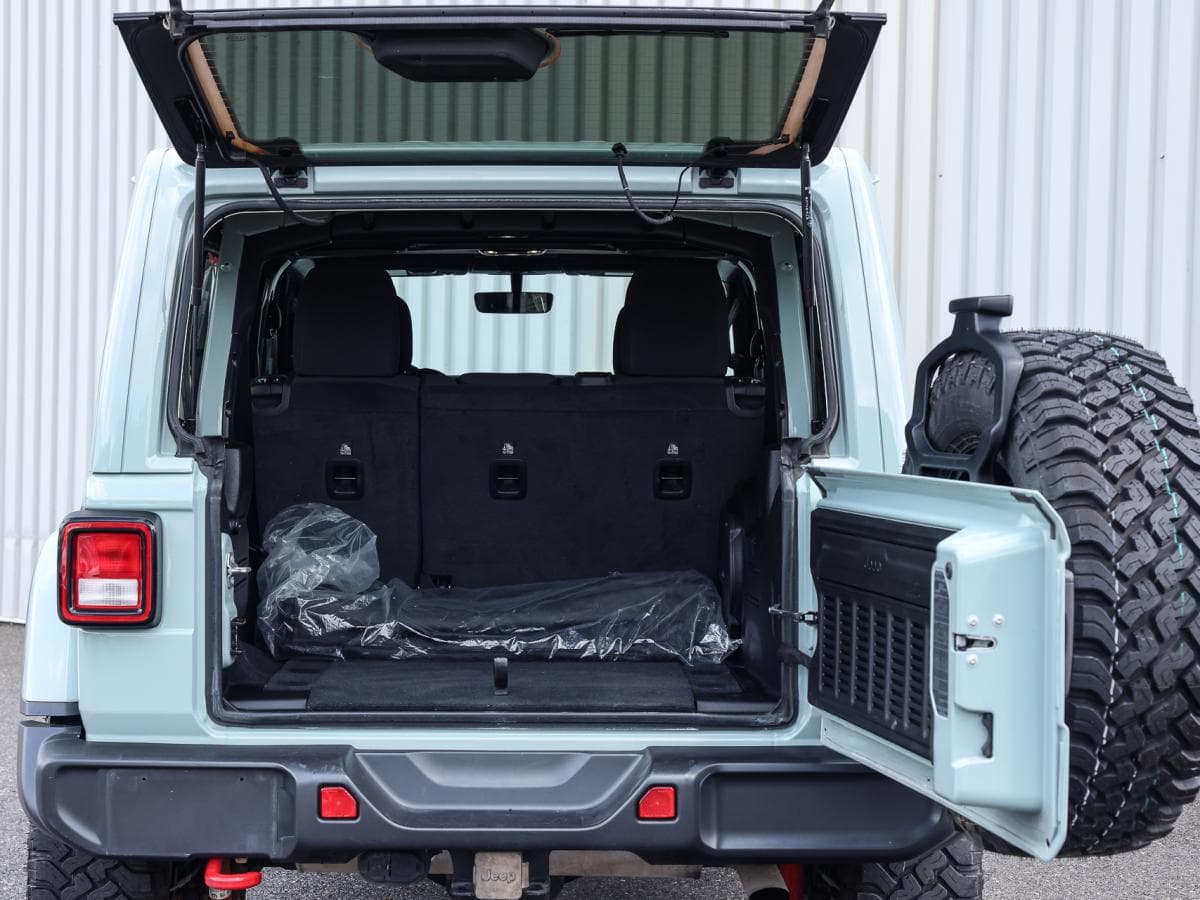 Jeep Wrangler 4 Door 2023 — photo 9