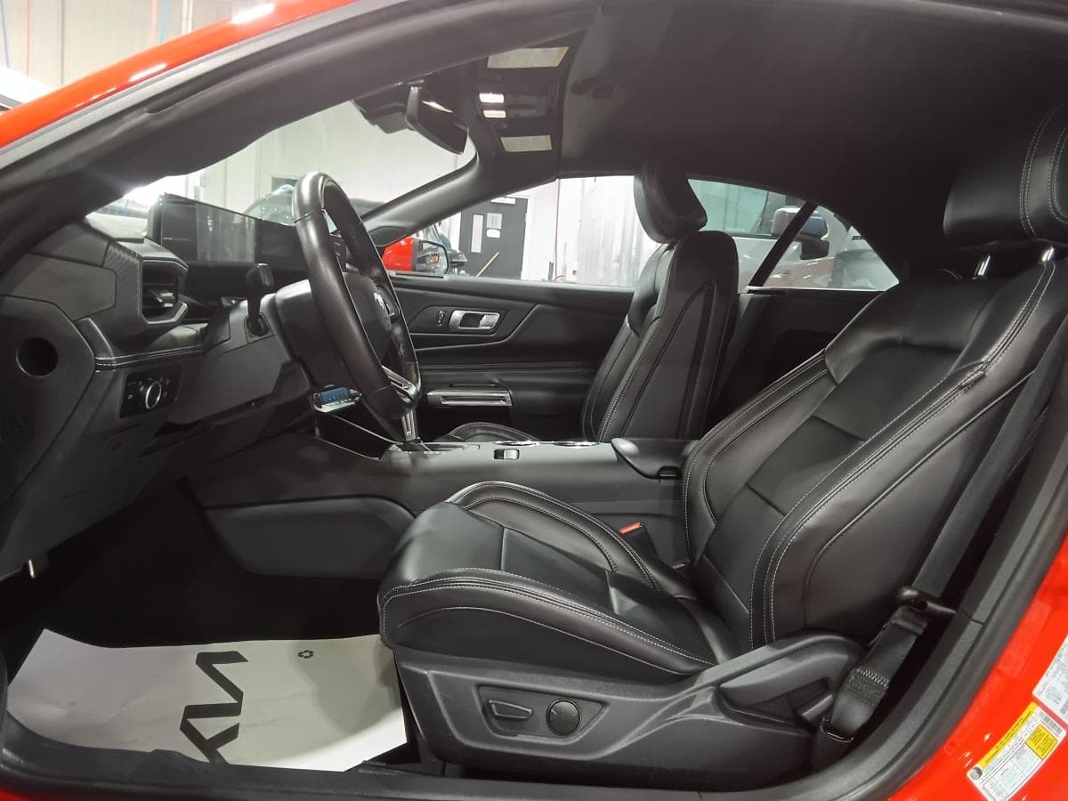 Ford Mustang 2025 — photo 15