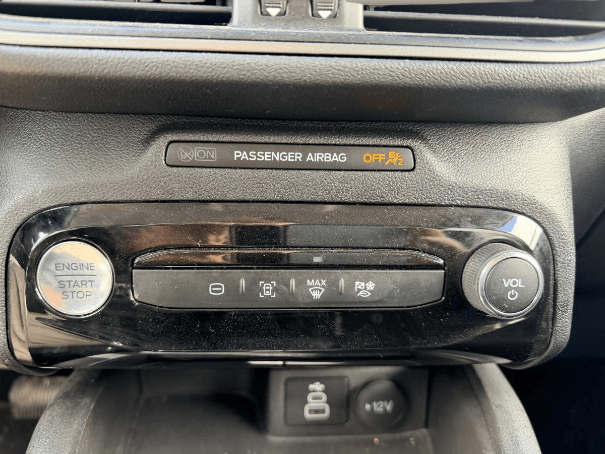 Ford Escape Plug-in Hybrid 2025 — photo 17