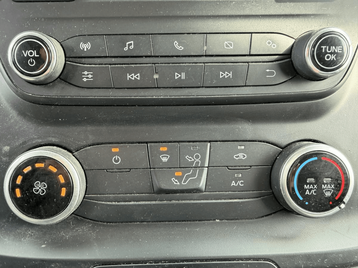 Ford Transit Cargo Van 2024 — photo 15