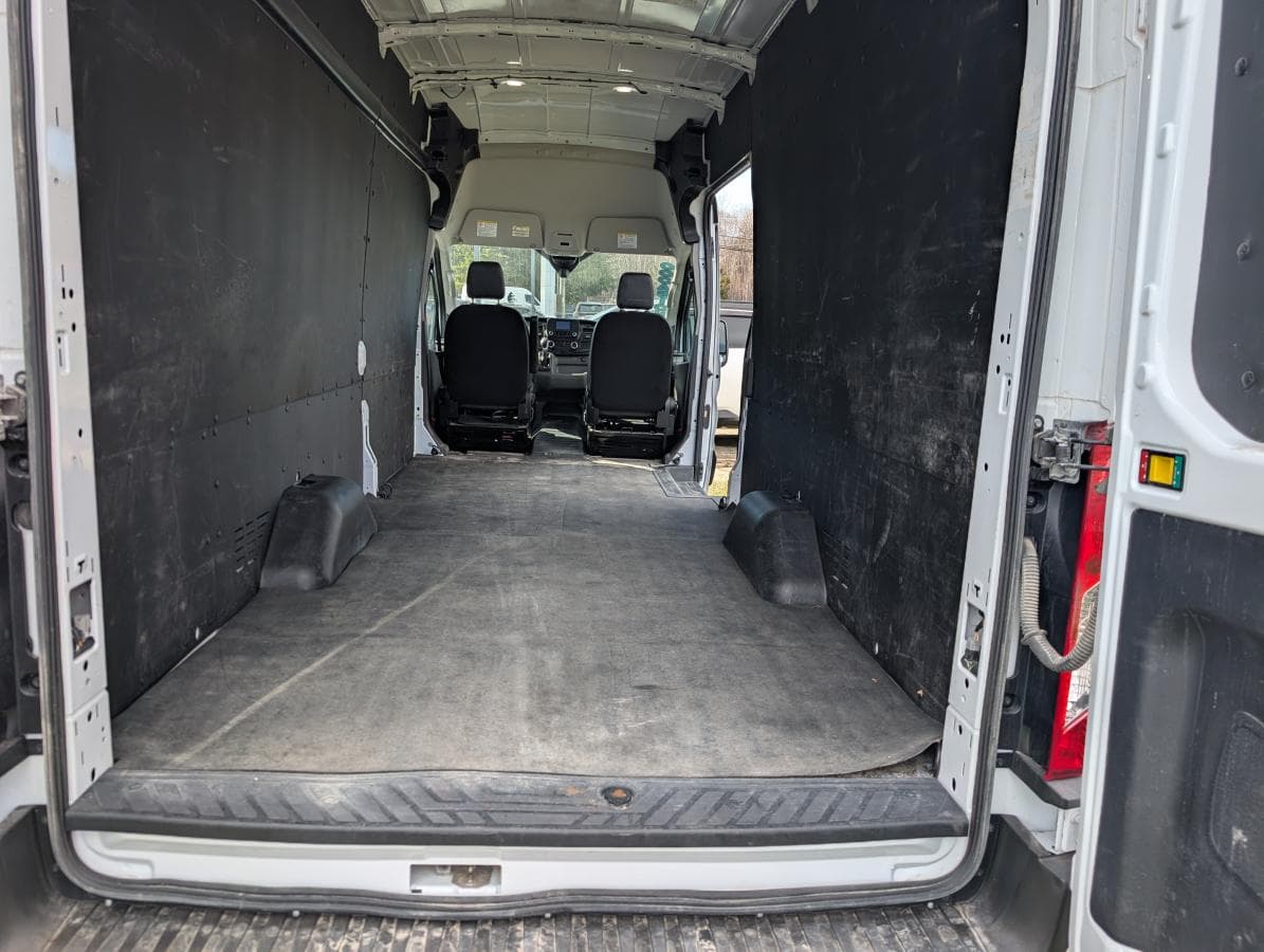 Ford Transit Cargo Van 2024 — photo 14