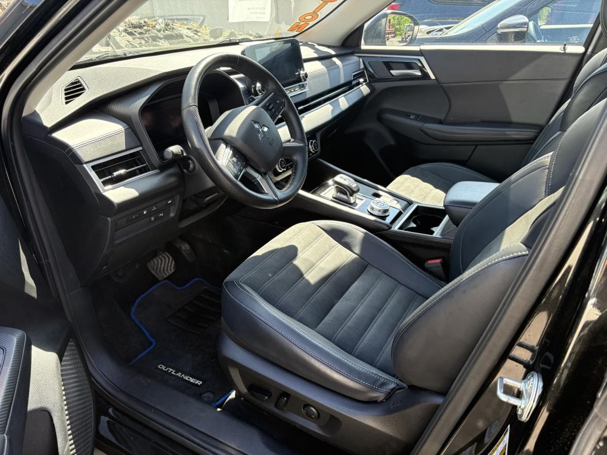 Mitsubishi Outlander PHEV 2024 — photo 8