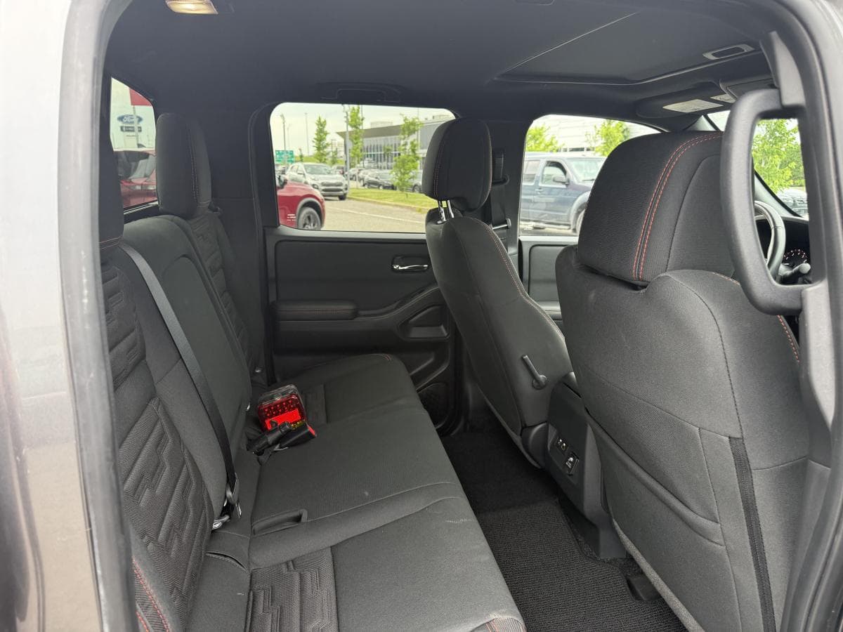 Nissan Frontier 2024 — photo 12