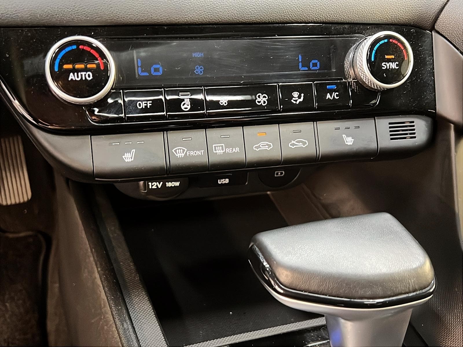 Hyundai Elantra 2025 — photo 15