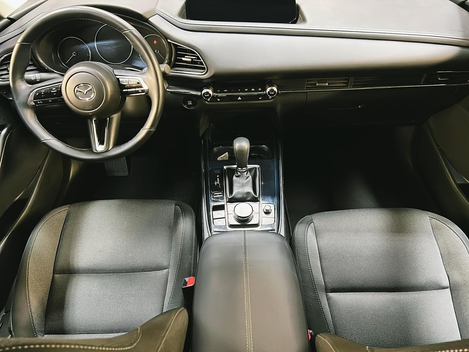 Mazda CX-30 2025 — photo 10