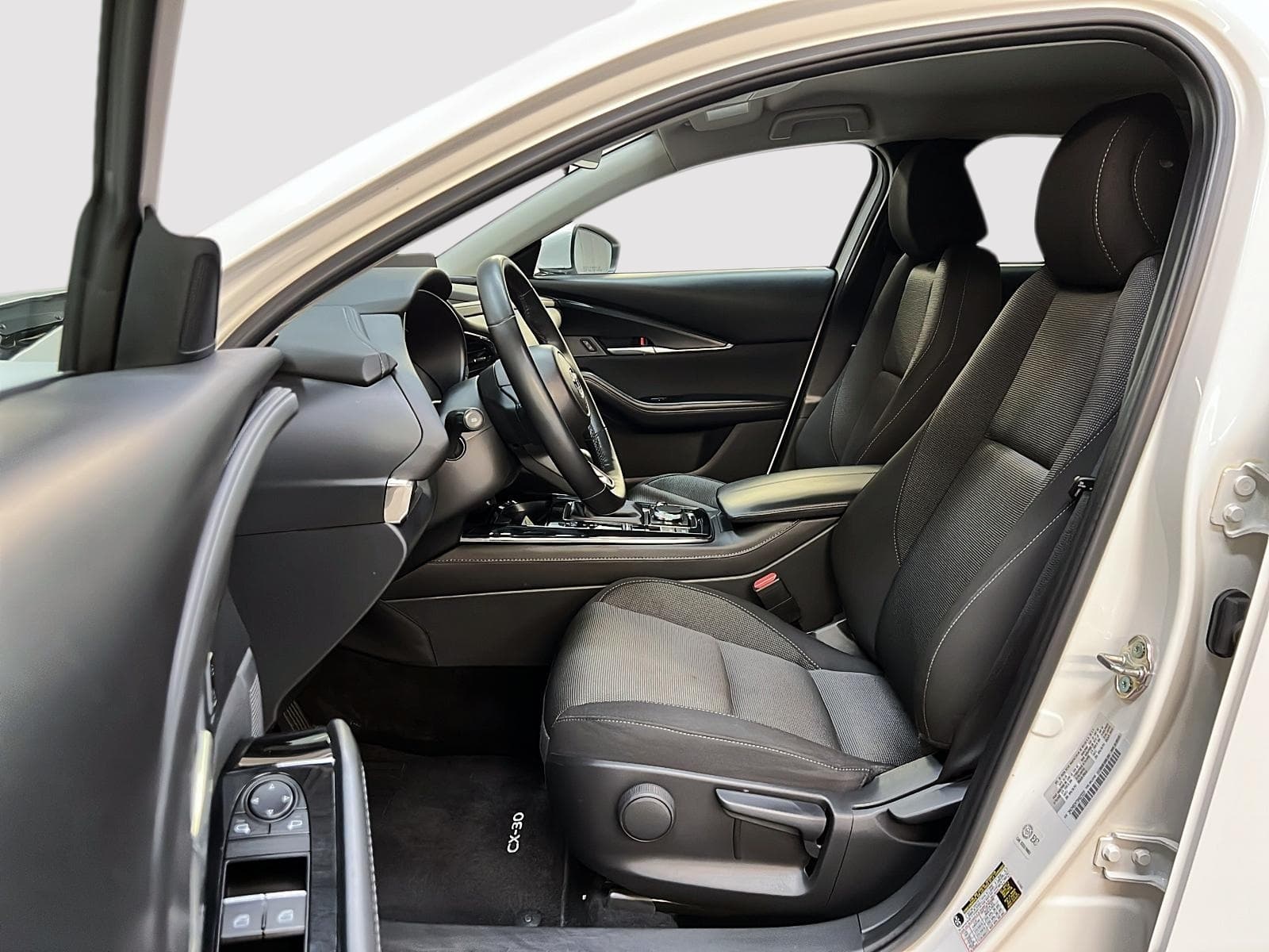Mazda CX-30 2025 — photo 7