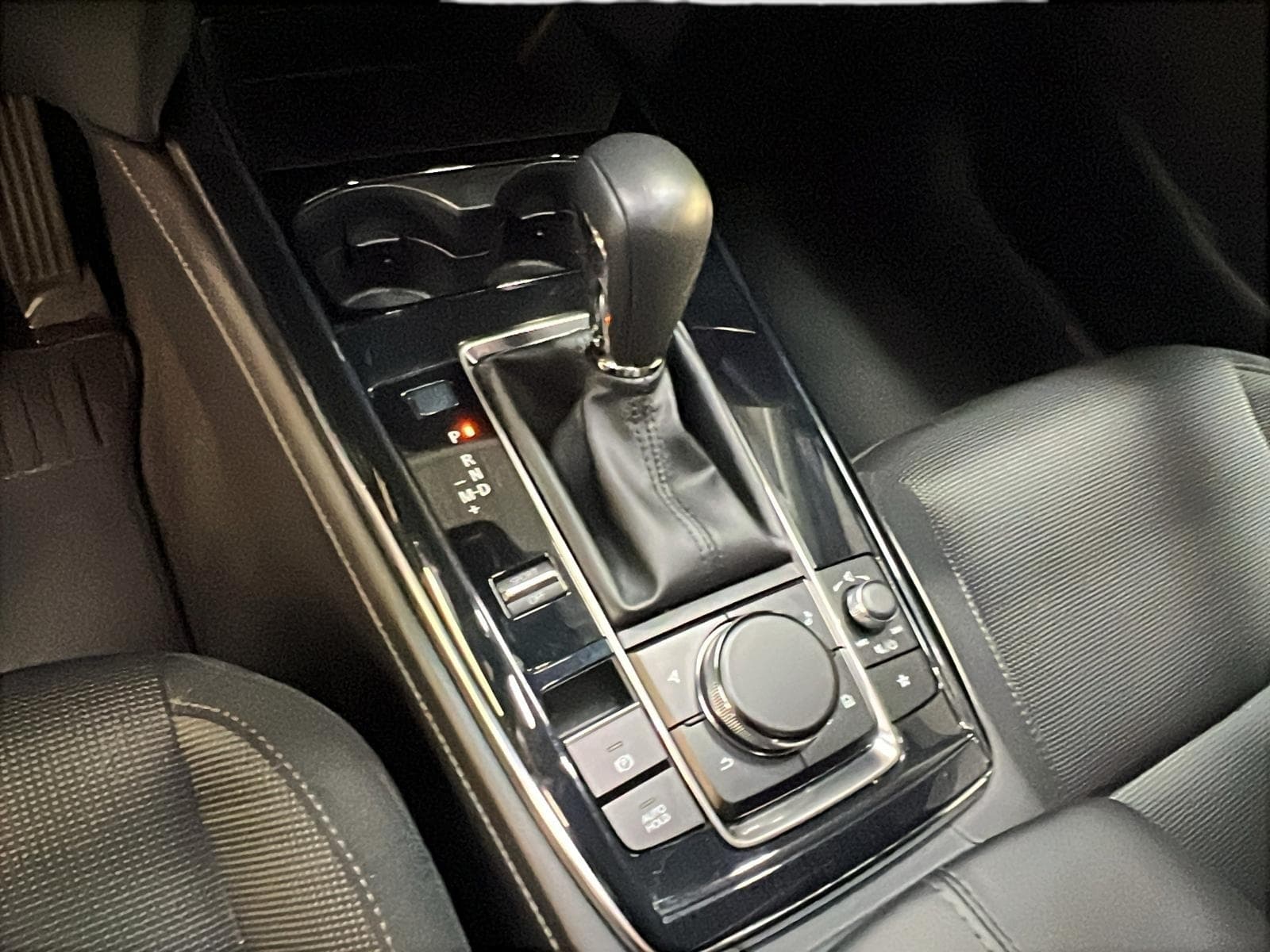 Mazda CX-30 2025 — photo 13