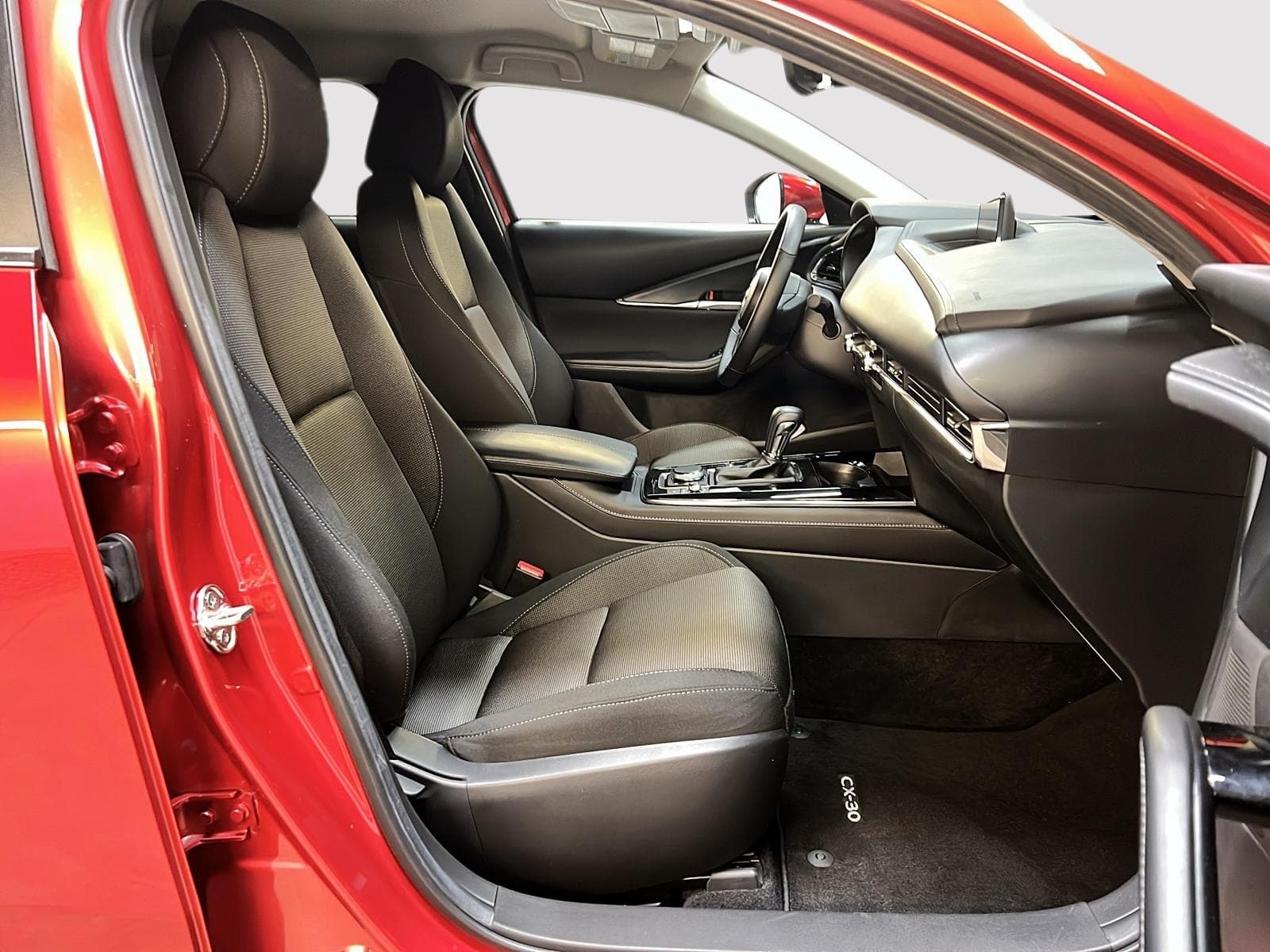 Mazda CX-30 2025 — photo 8