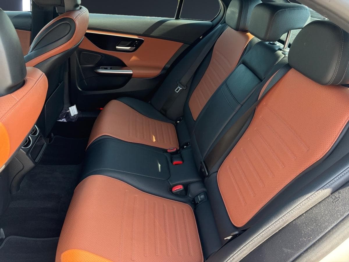 Mercedes-Benz C 300 2023 — photo 14