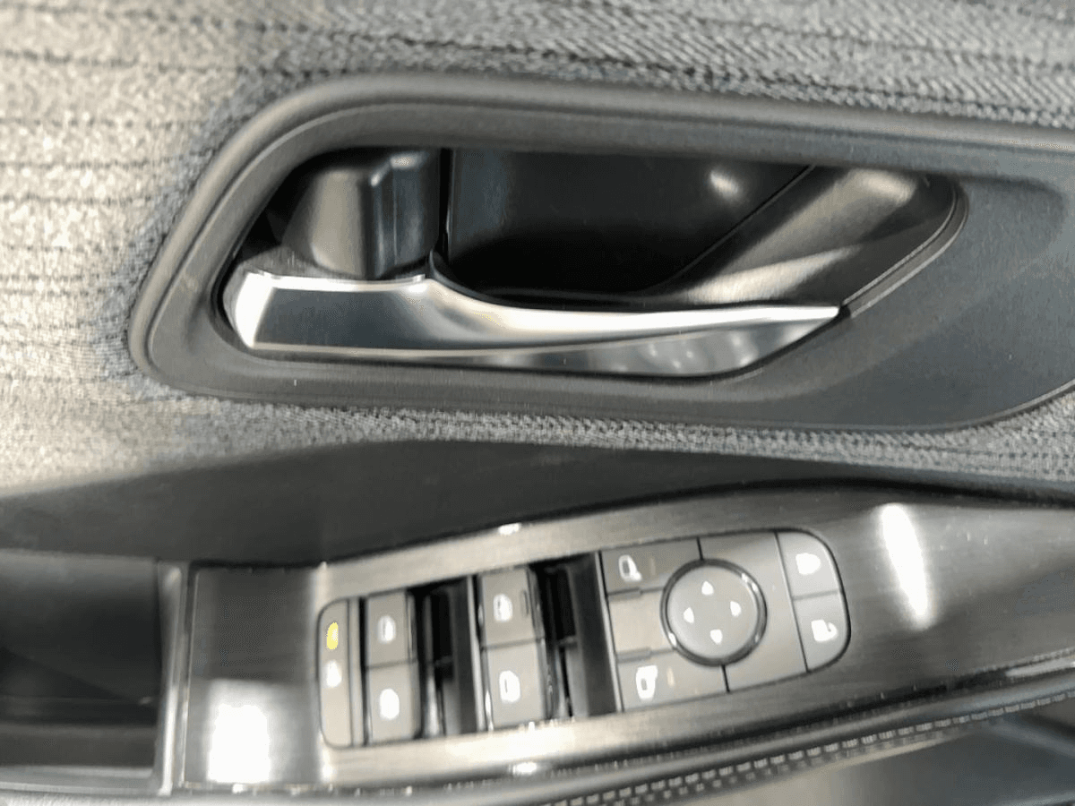 Nissan Rogue 2023 — photo 10