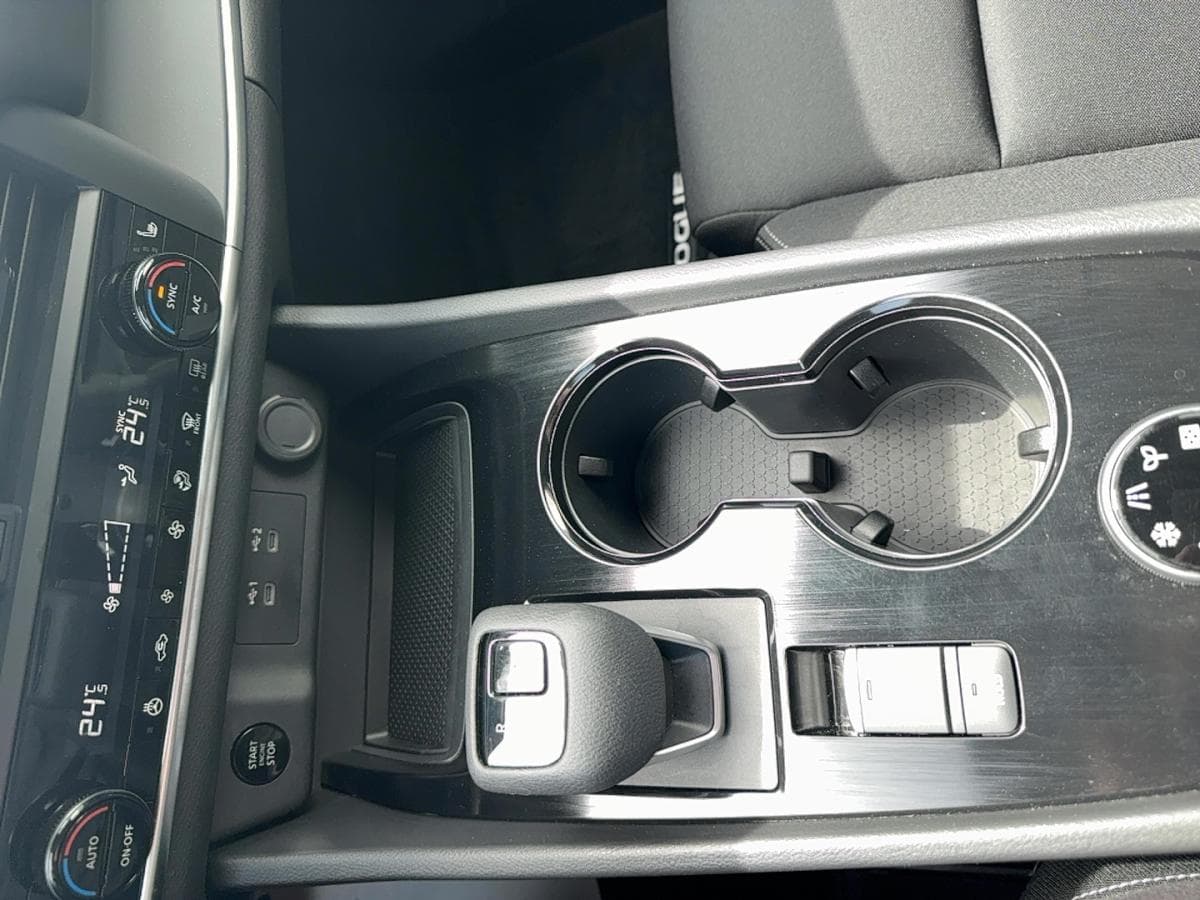 Nissan Rogue 2025 — photo 10