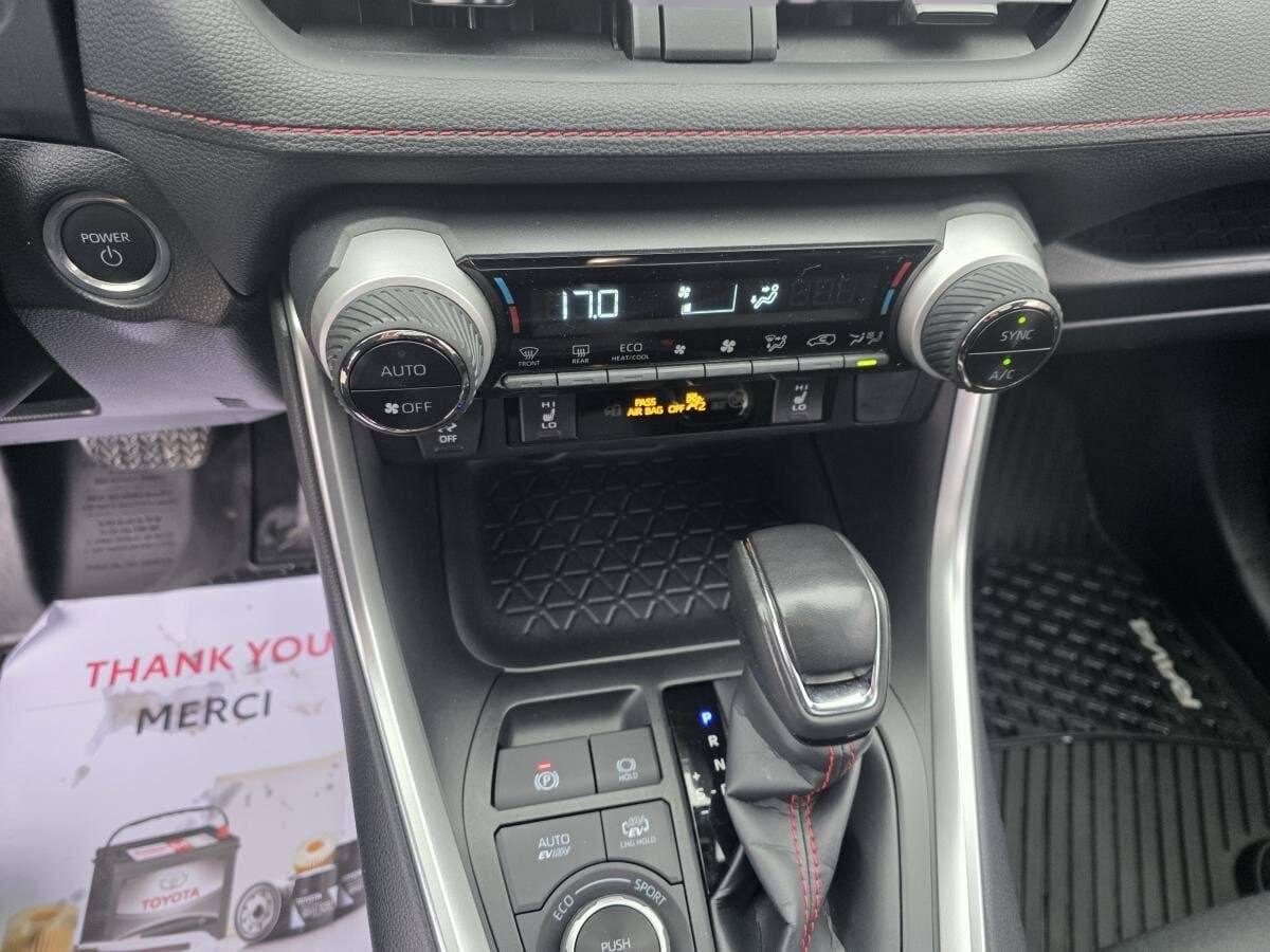 Toyota RAV4 2024 — photo 12