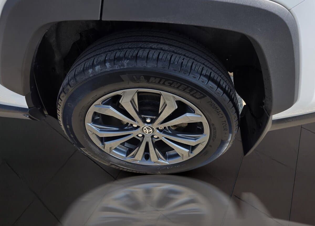 Toyota RAV4 2023 — photo 12