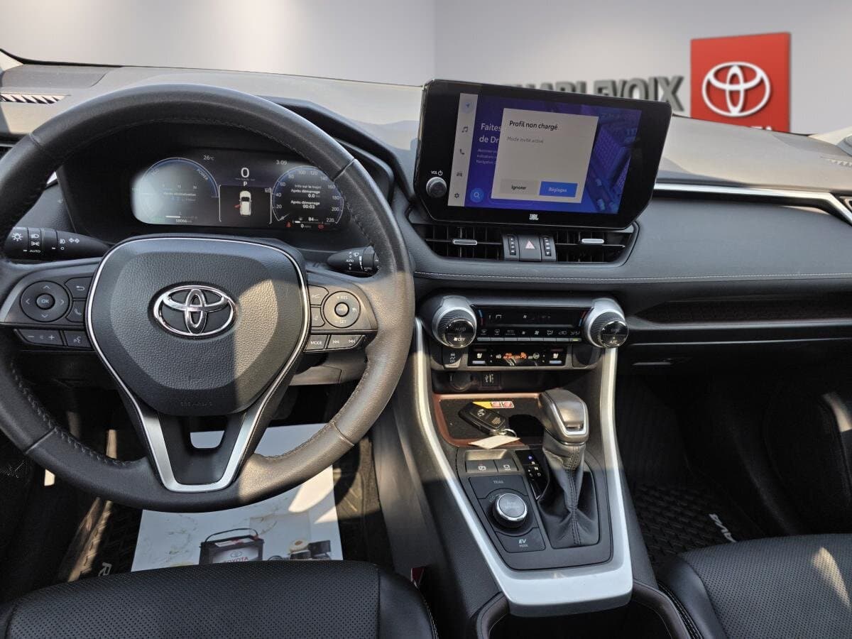 Toyota RAV4 2023 — photo 16