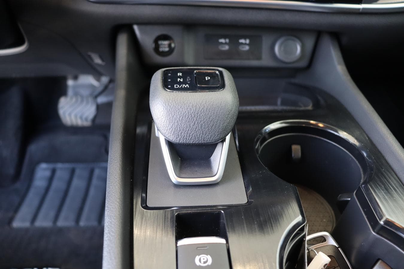 Nissan Rogue 2025 — photo 13