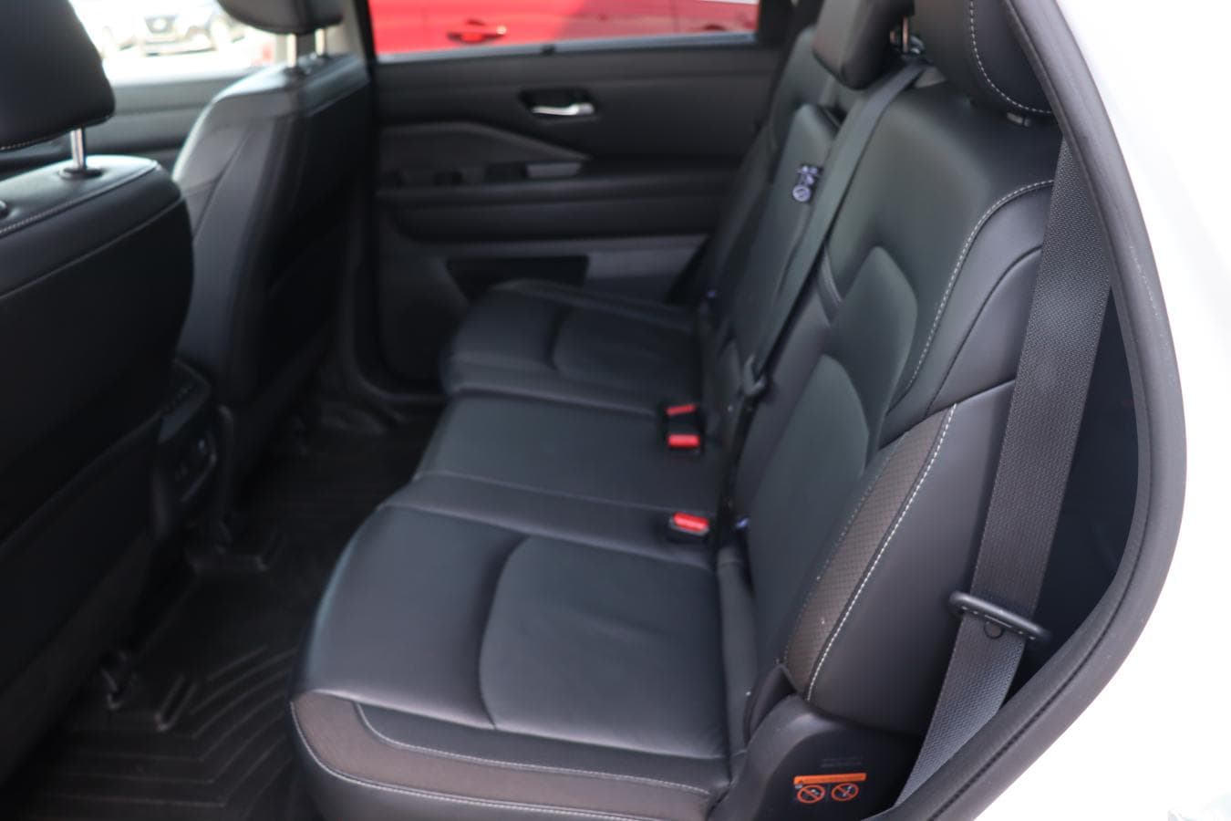 Nissan Pathfinder 2023 — photo 9
