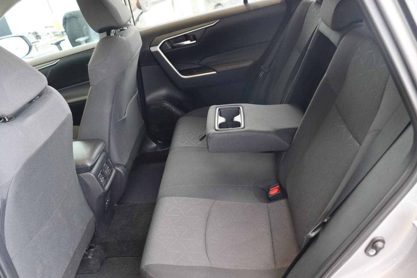 Toyota RAV4 2024 — photo 13