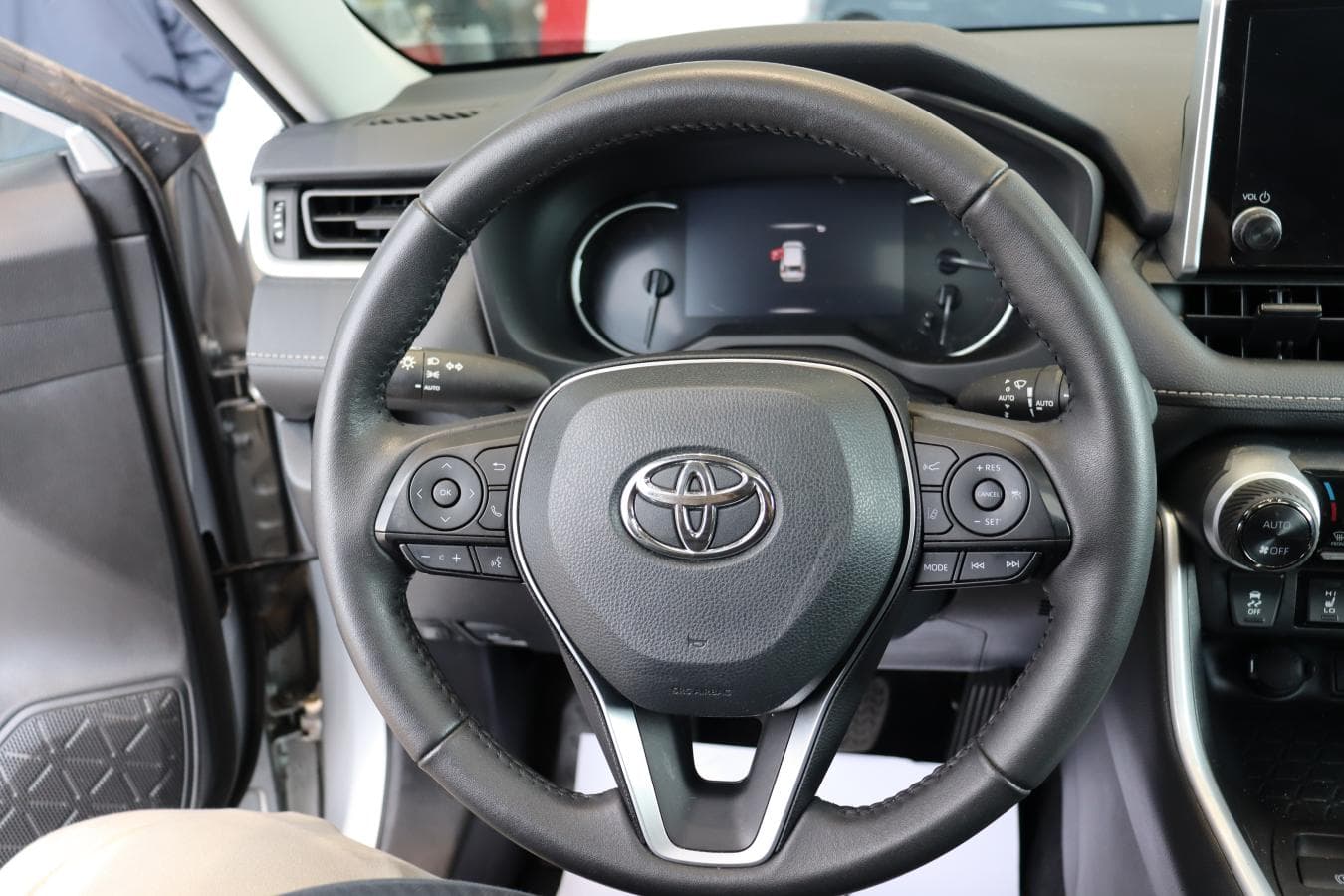 Toyota RAV4 2024 — photo 14