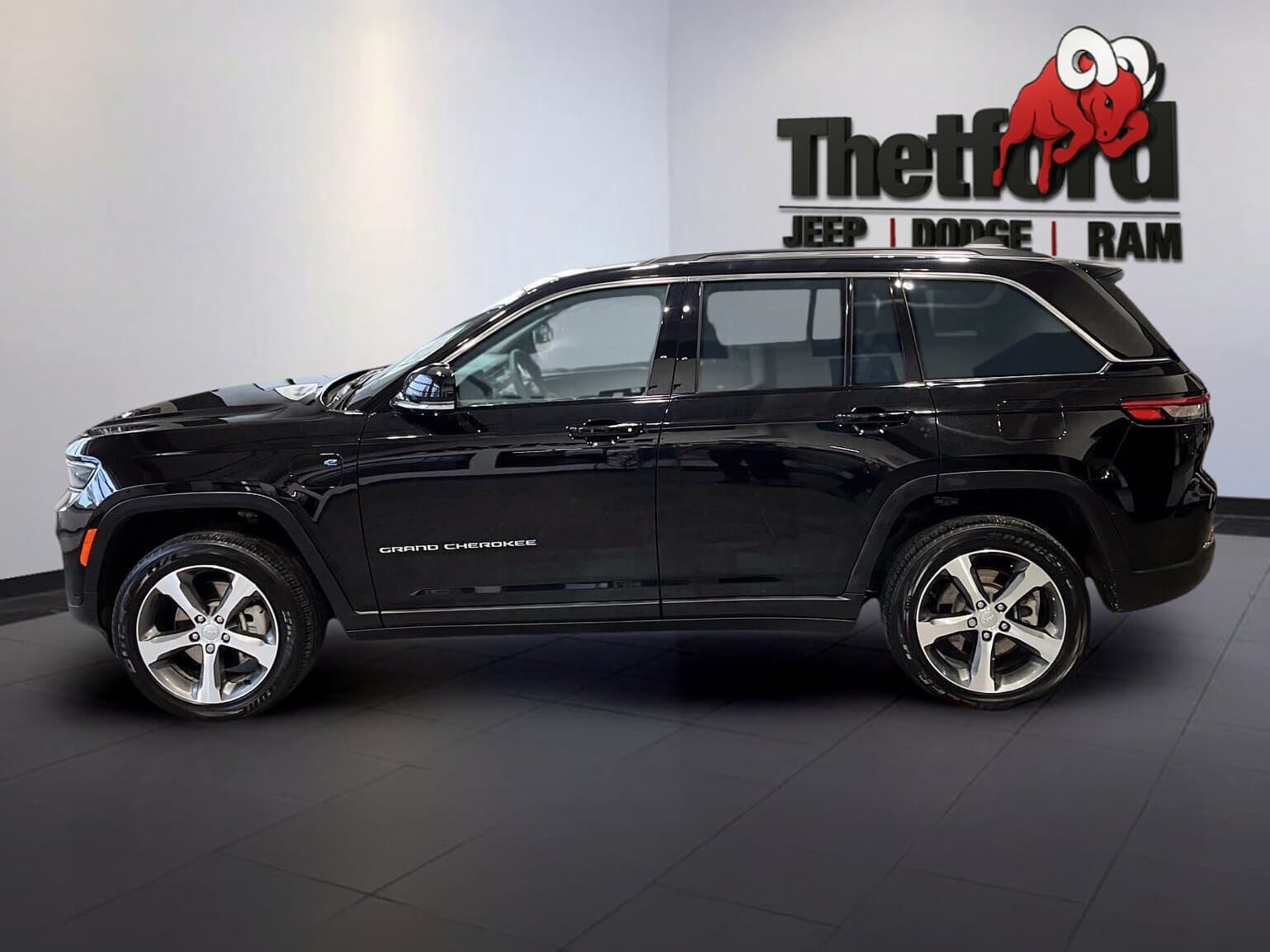 Jeep Grand Cherokee 4xe 2023 — photo 9