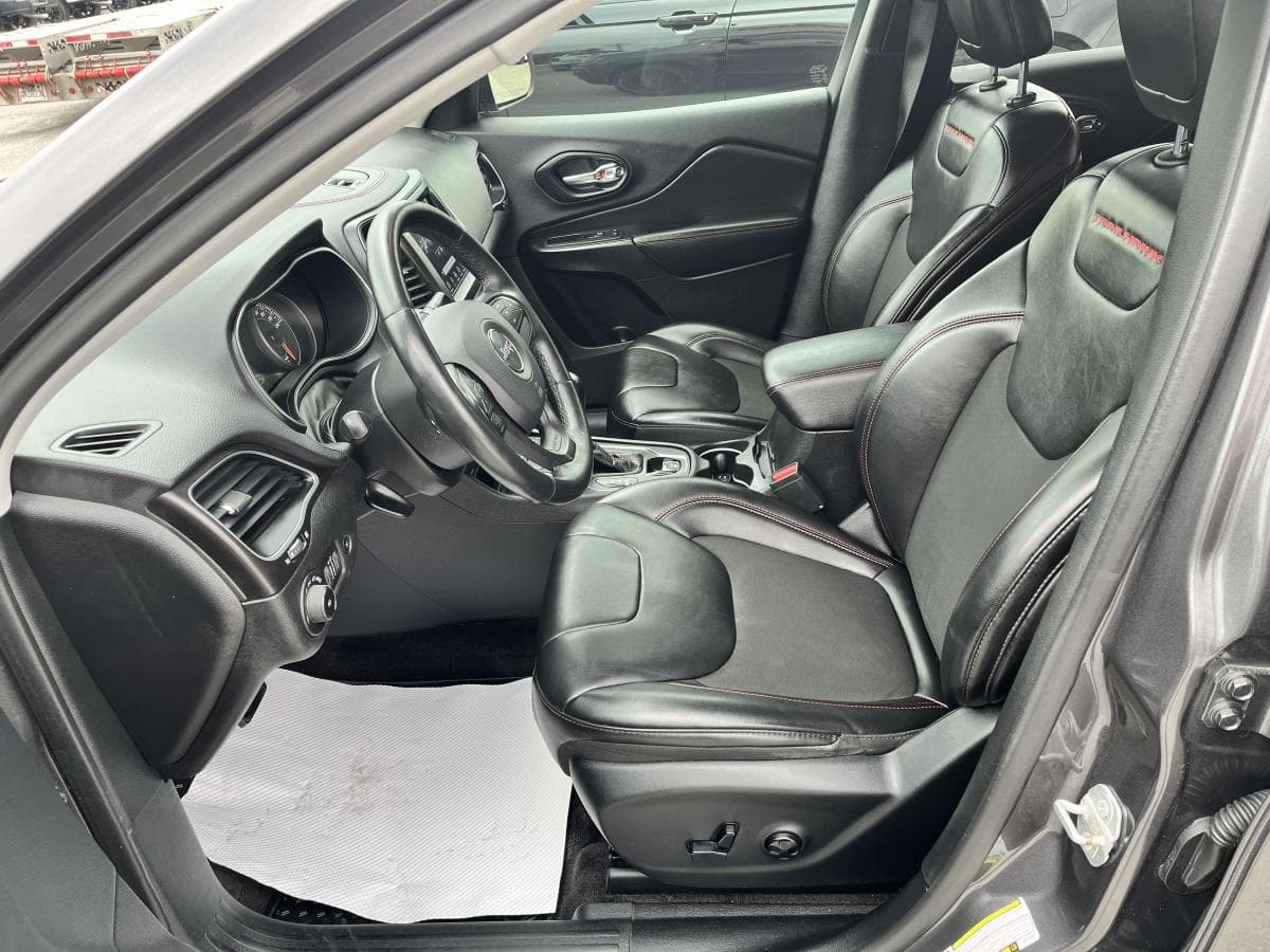 Jeep Cherokee 2019 — photo 11
