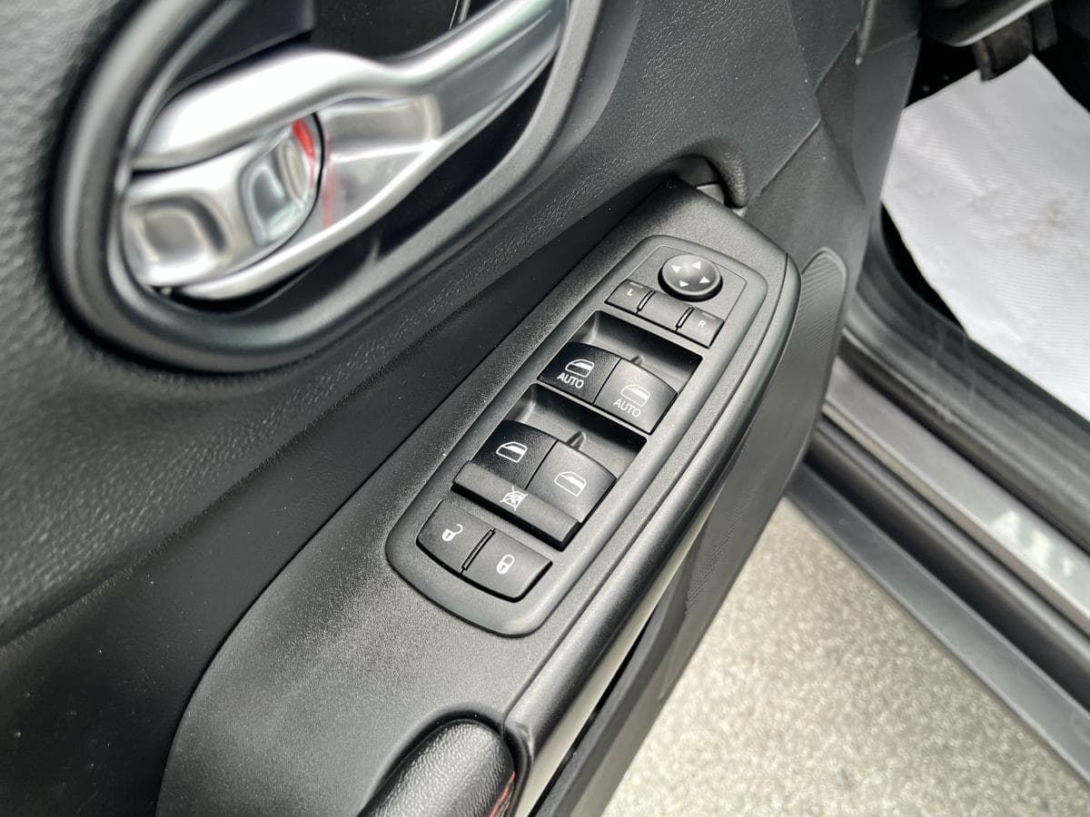Jeep Cherokee 2019 — photo 9