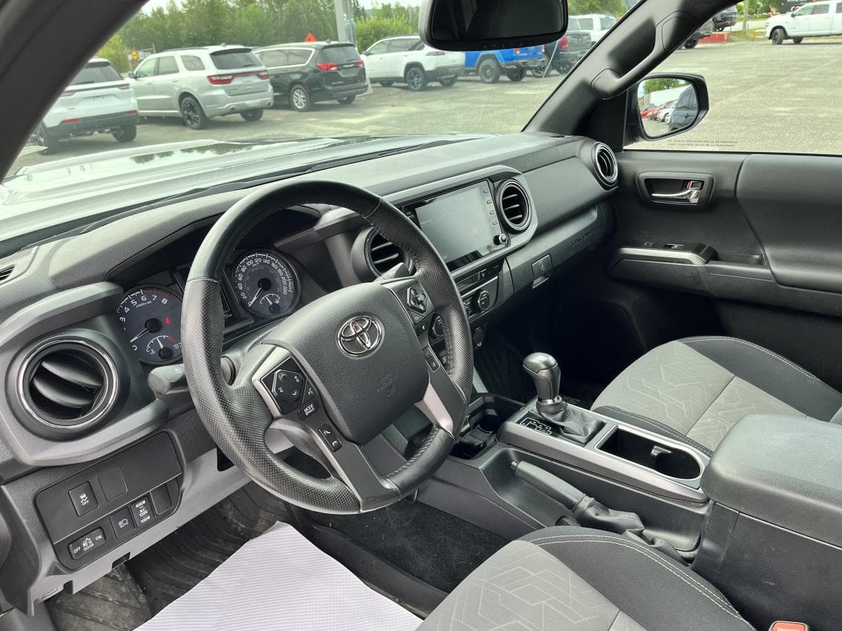 Toyota Tacoma 2023 — photo 11