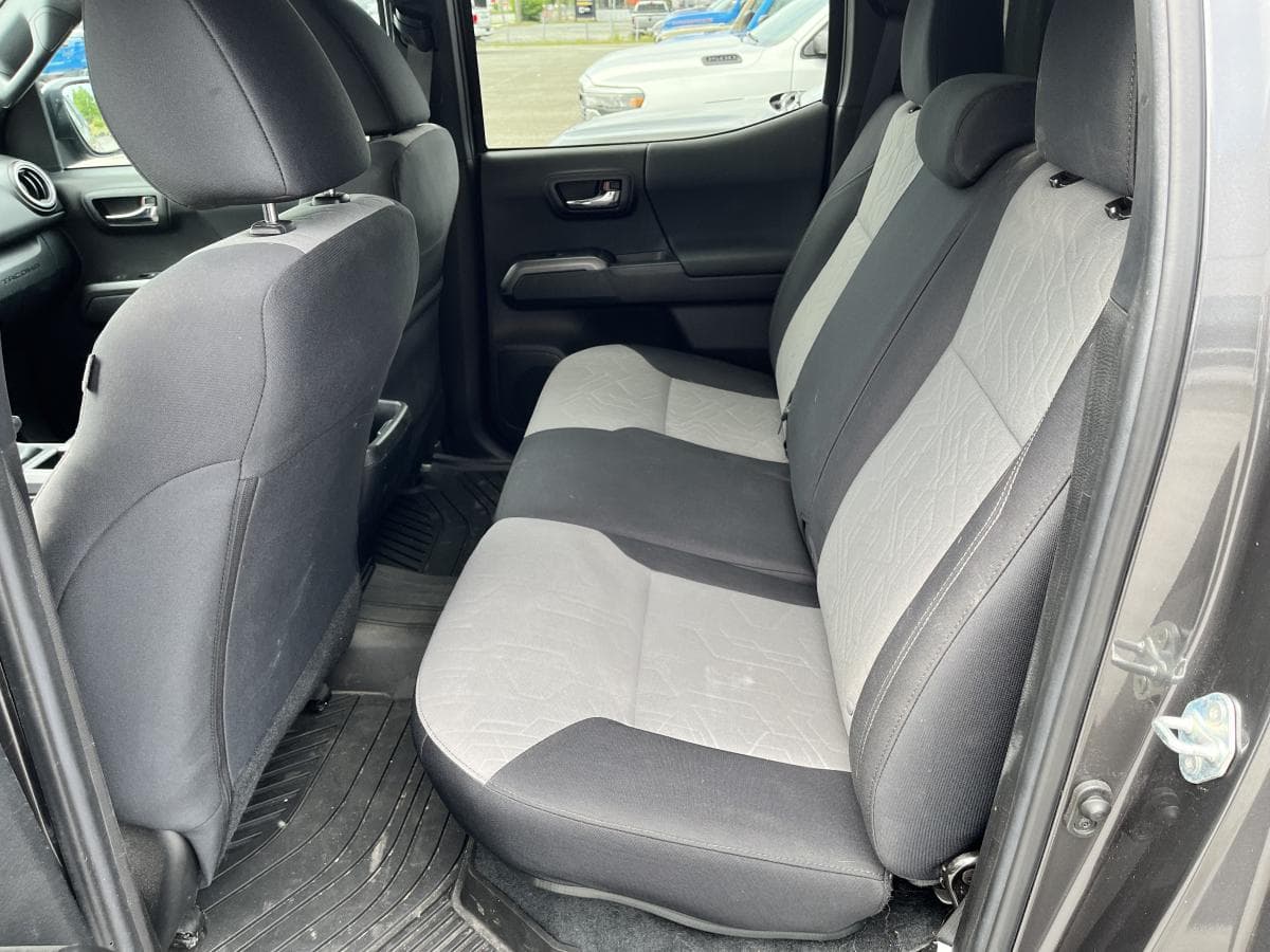 Toyota Tacoma 2023 — photo 18