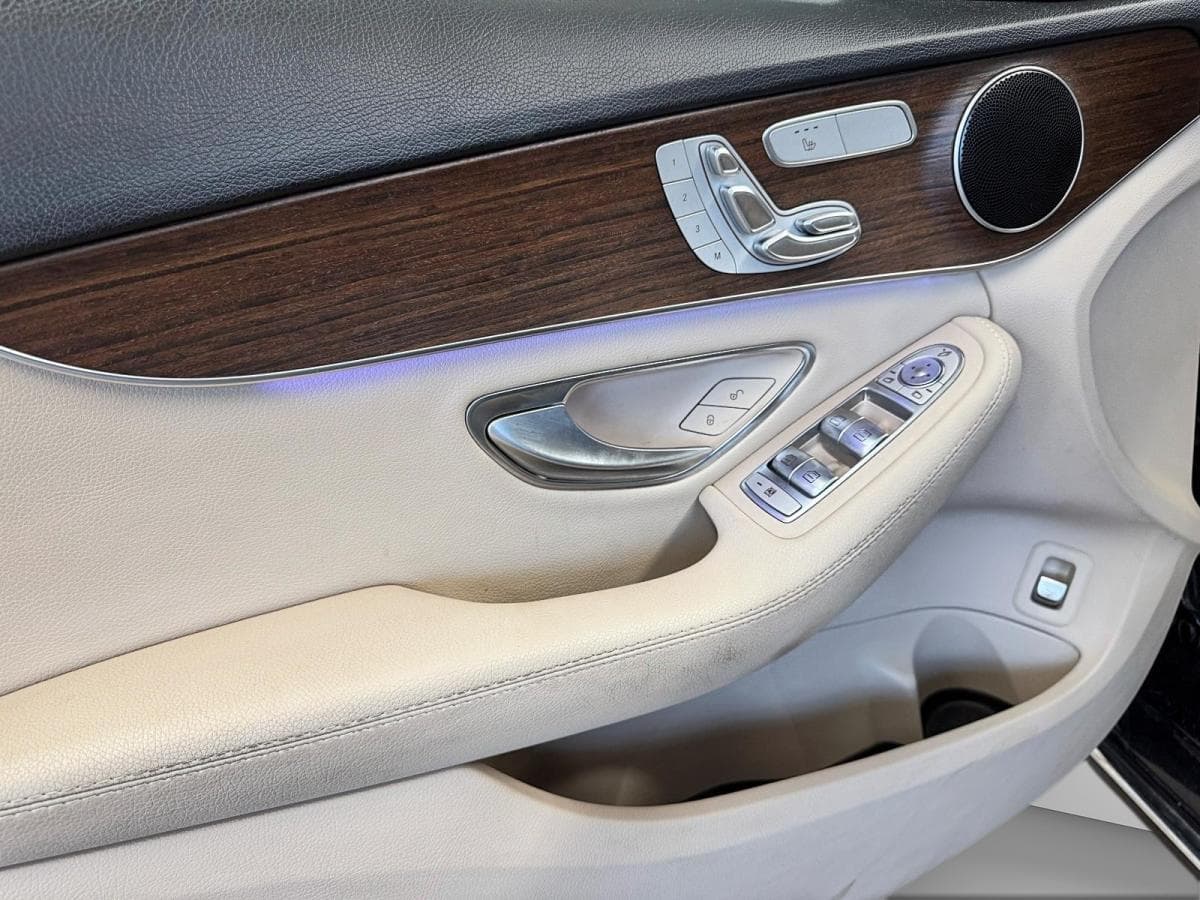 Mercedes-Benz C-Class 2019 — photo 11