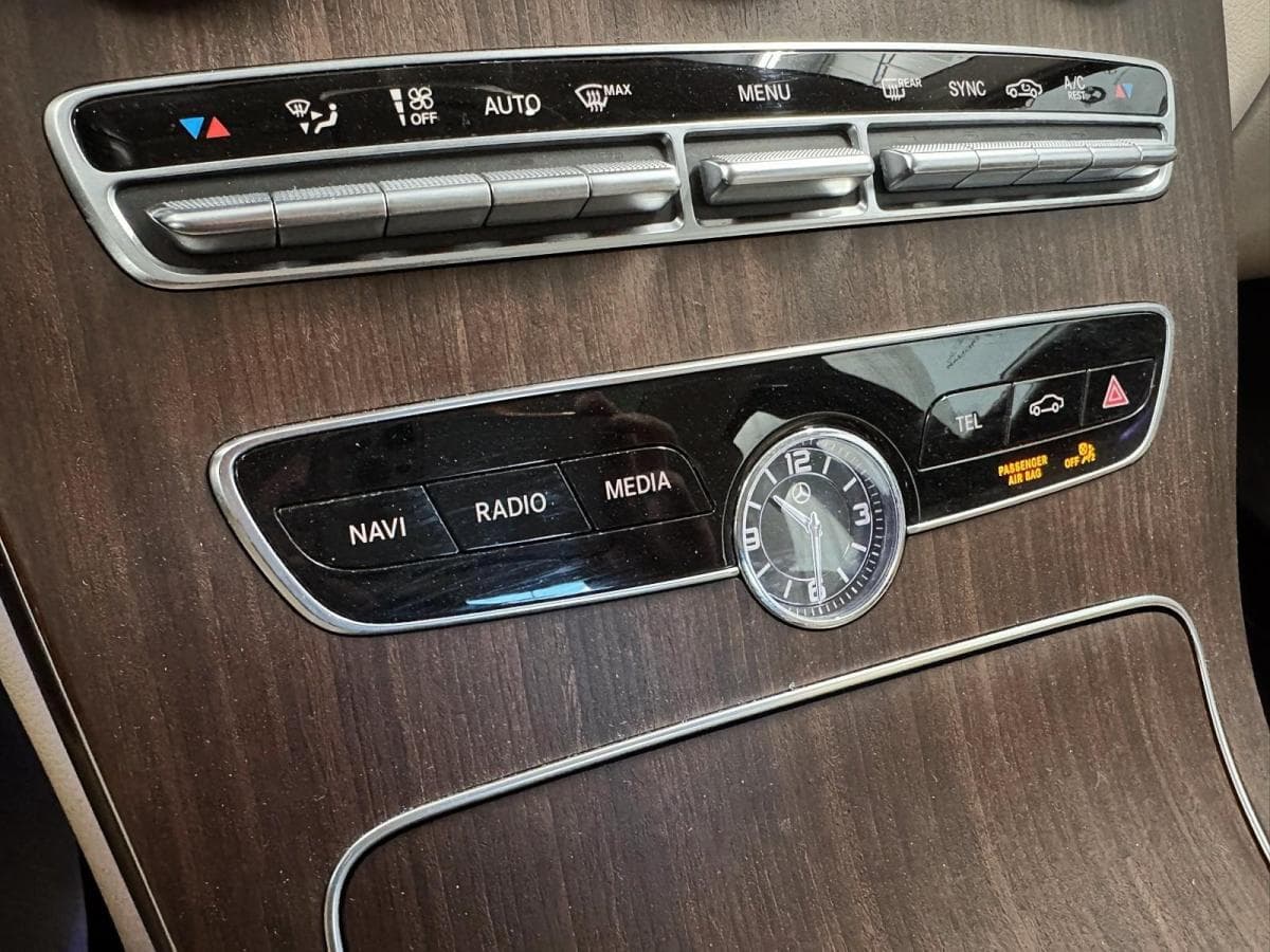 Mercedes-Benz C-Class 2019 — photo 17